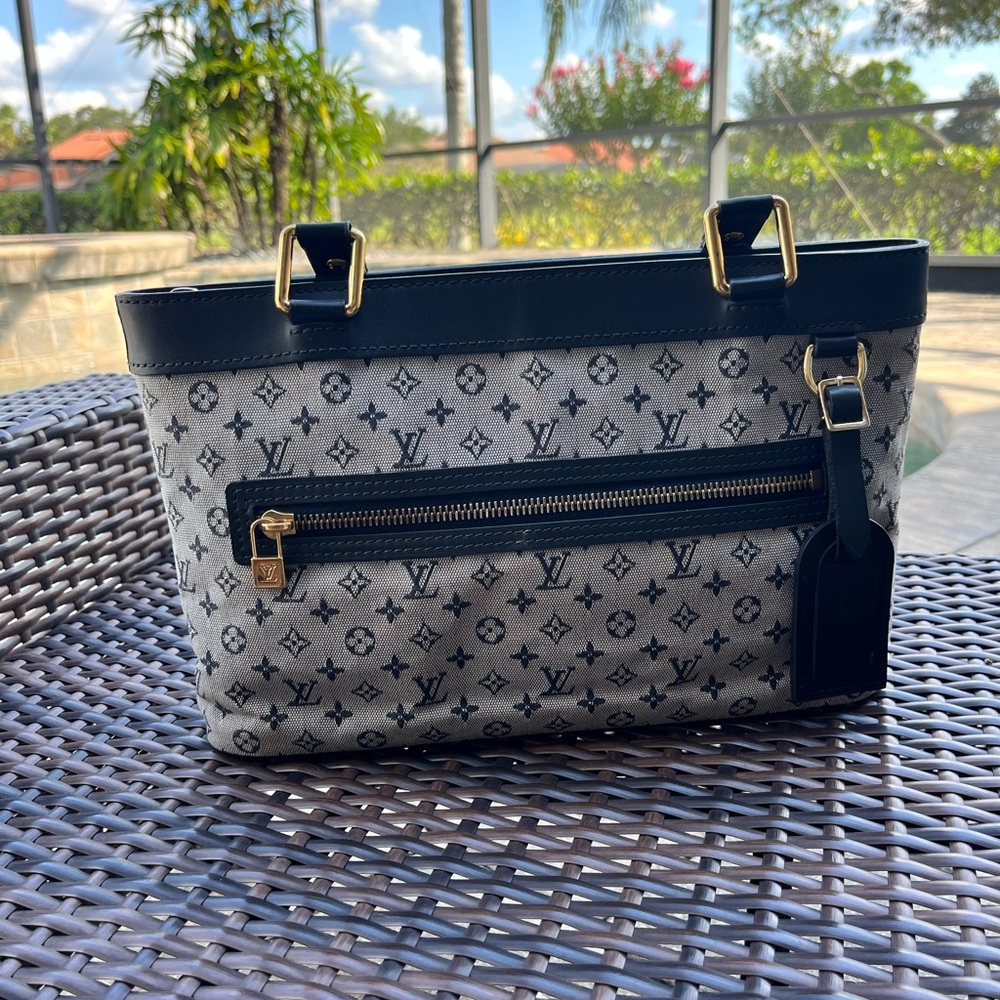 Louis Vuitton Lucille Navy Monogram Bag. Tote style with gold zipper. - Picture 8 of 9